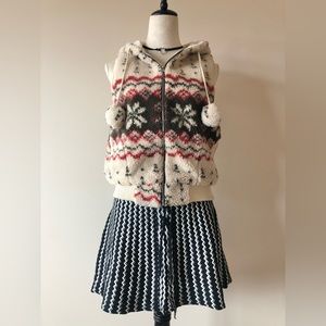 Cozy Hoodie Vest with Snow Flake design